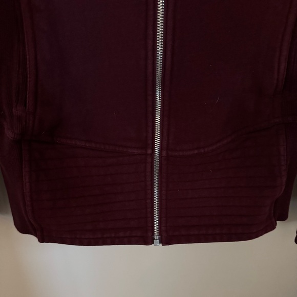 Lululemon Woman’s Radiant Jacket, Size 4 - Picture 4 of 9